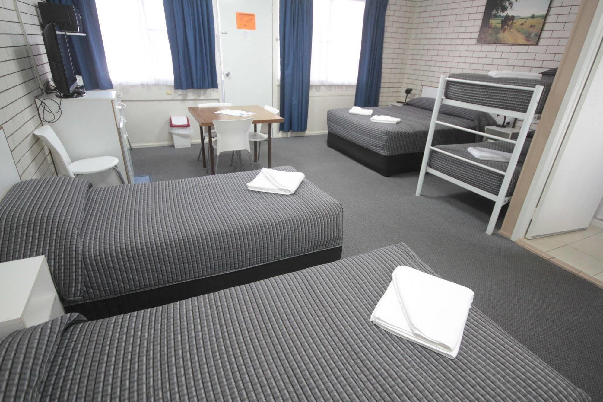Binalong Motel Goondiwindi Extérieur photo